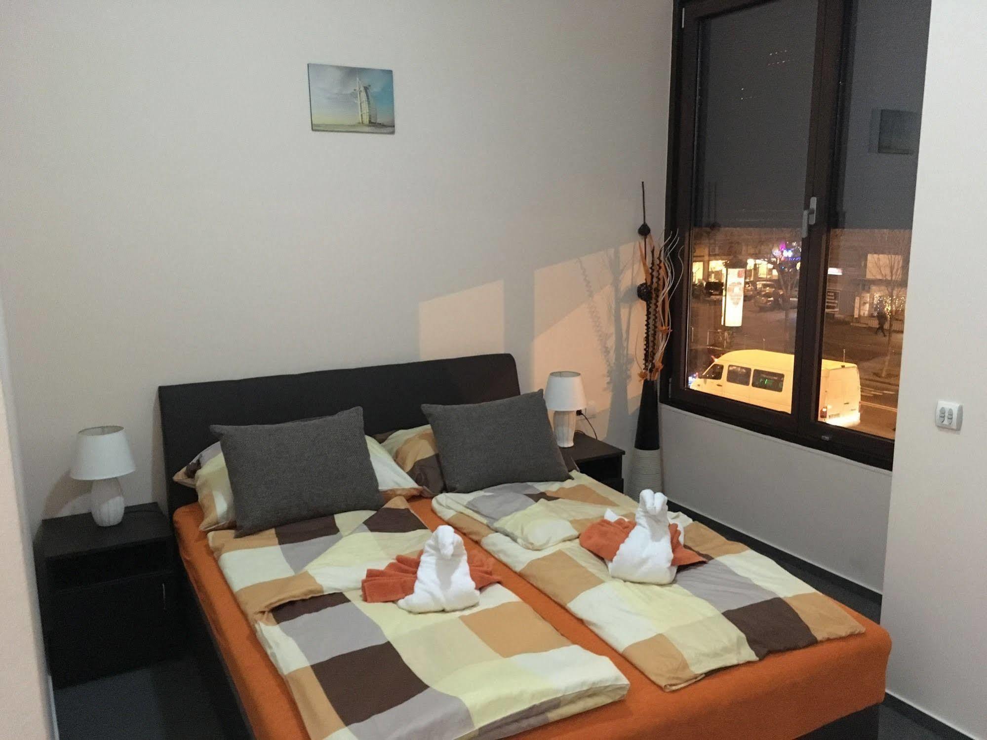 Hotel California Budapest Exteriör bild