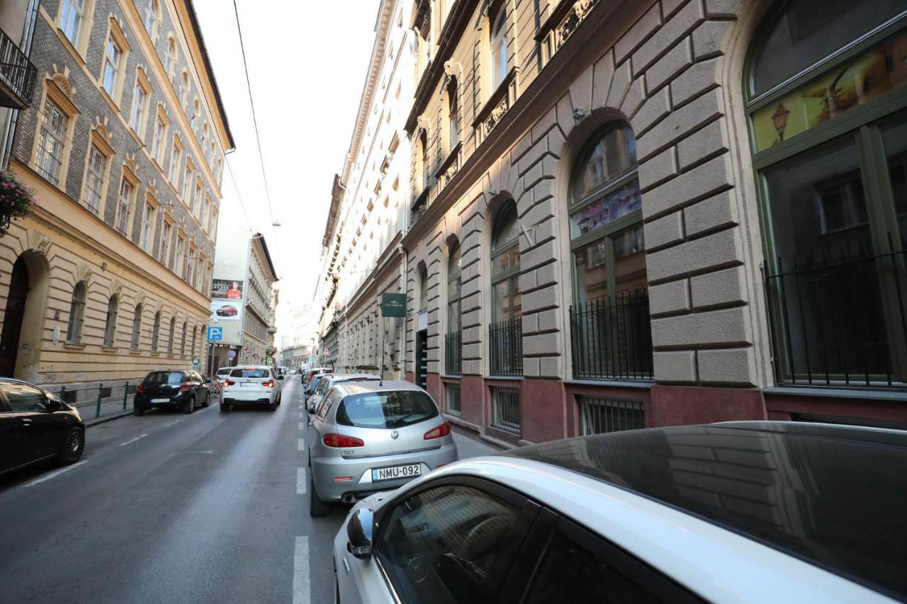 Hotel California Budapest Exteriör bild