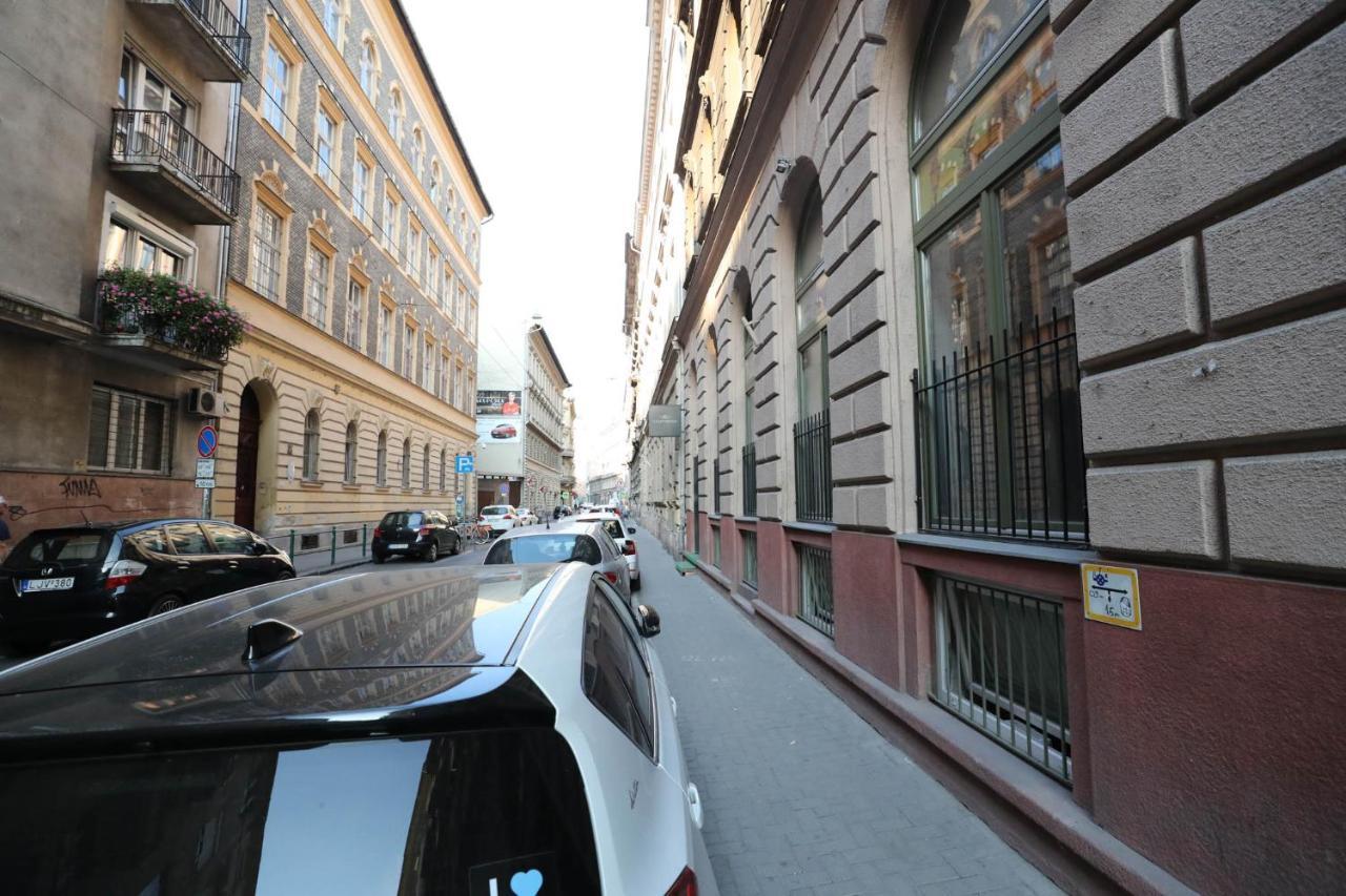 Hotel California Budapest Exteriör bild