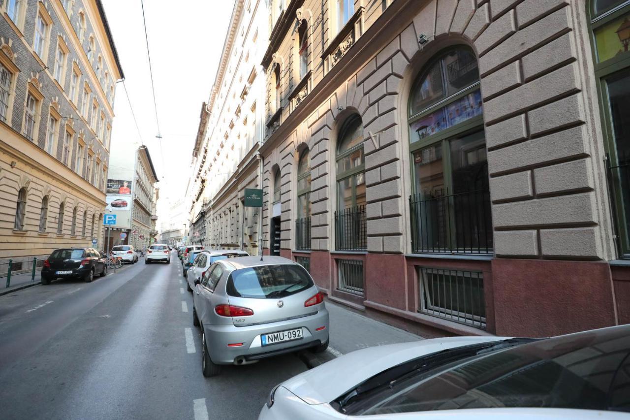 Hotel California Budapest Exteriör bild