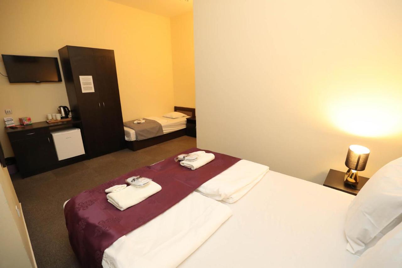 Hotel California Budapest Exteriör bild