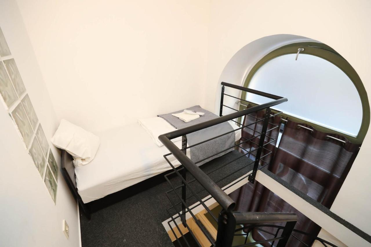 Hotel California Budapest Exteriör bild